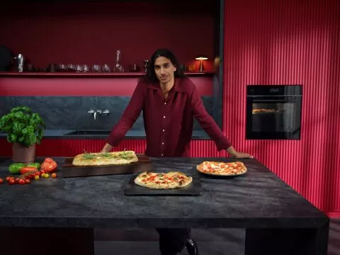 AEG 7000 MealAssist oven with PizzaExpert function