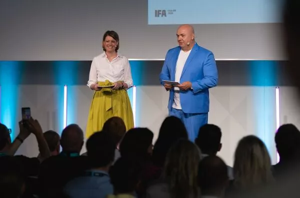 Keynotes, power briefings & hands-on experiences