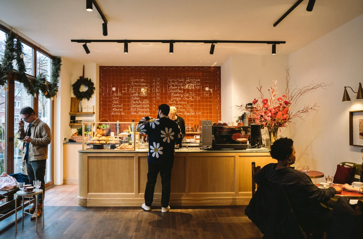 Need a place to unwind? Sant Buena is a cosy new corner shop on Torstraße that brings people together. Part café, part market and part shop, it was founded by the team behind Flatmakers. The space offers curated home goods, seasonal treats and local brands along with fresh coffee, baked goods and comfort food like soft boiled eggs with soldiers. On weekends it becomes a lively neighbourhood spot that feels like home. Timeless and thoughtful.Sant Buena, Torstr. 153, 10115 Berlin–Mitte@sant.buena
